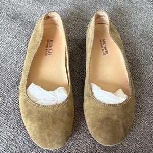 BRAND NEW! Michael Kors Women's Olive Suede Flats